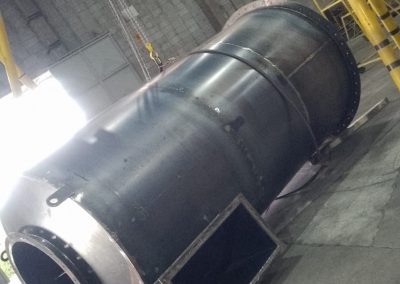Ciclone - Preparação para pintura, faltando ser fabricado a parte cônica do equipamento.